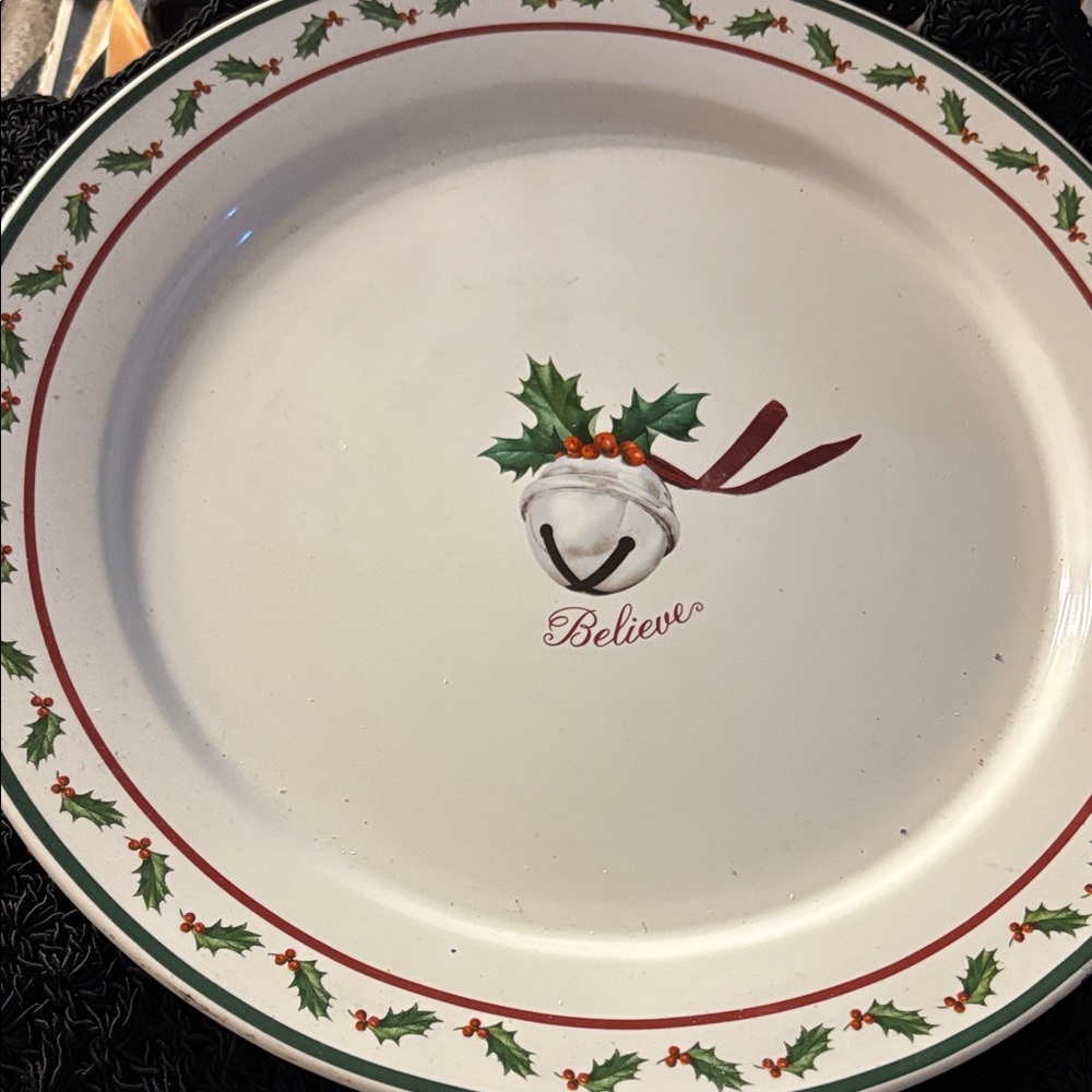 Warner brothers polar express serving Plate with Holly and Bell Design

FAR0113